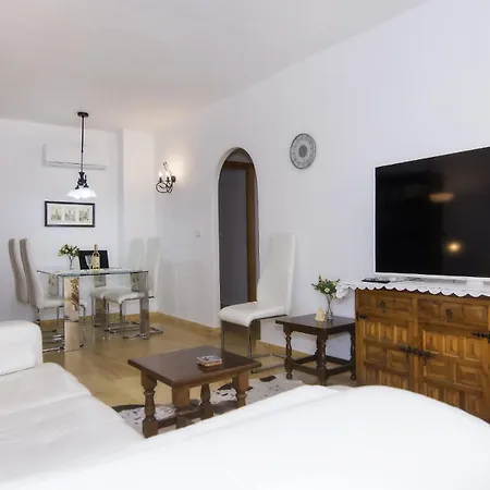 Apartment Casa Amarilla Bajo Con Jardin Piscina Parking